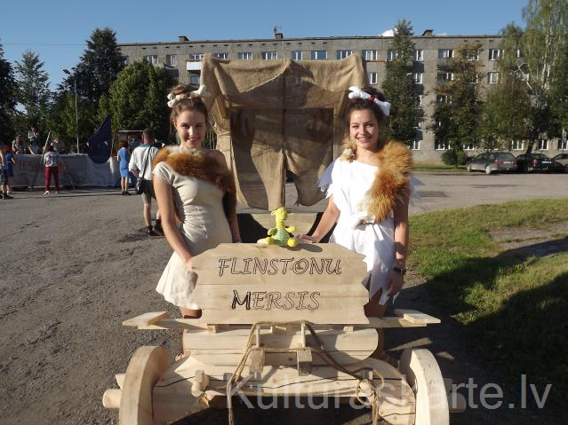 Flintsmobīlis Novada svētkos